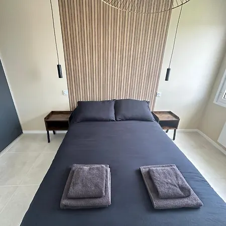 Neuf Contemporain Apartment