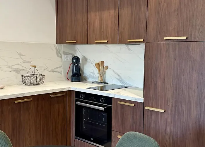 Neuf Contemporain * Лурд